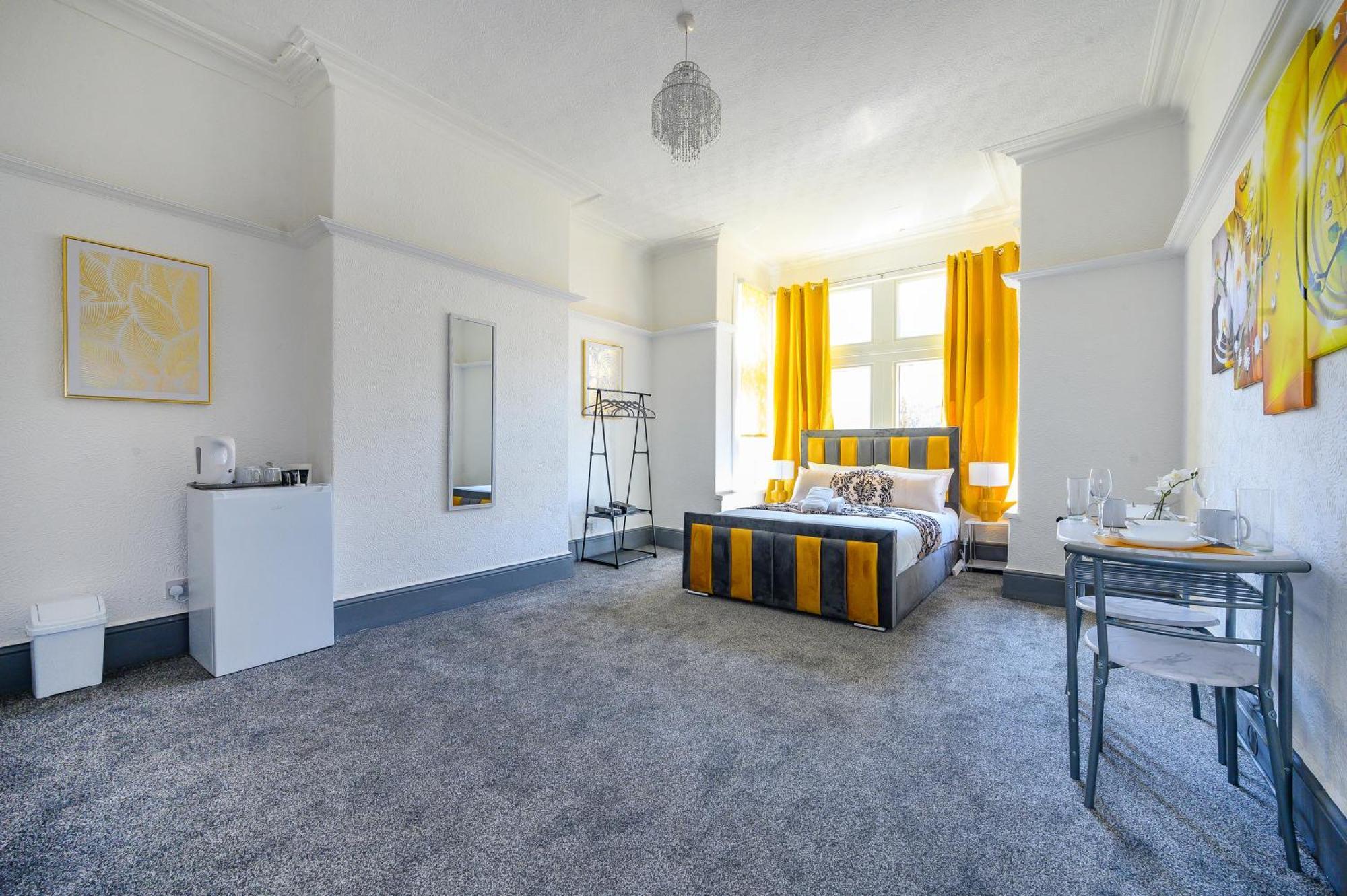 -Rf7H- For Your Relaxed & Cosy Free Parking Leeds  Kültér fotó