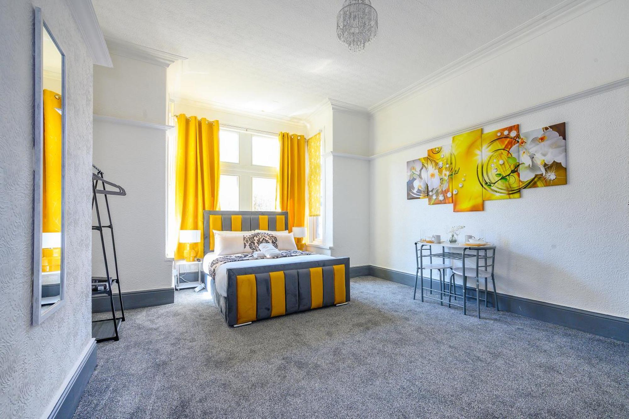 -Rf7H- For Your Relaxed & Cosy Free Parking Leeds  Kültér fotó