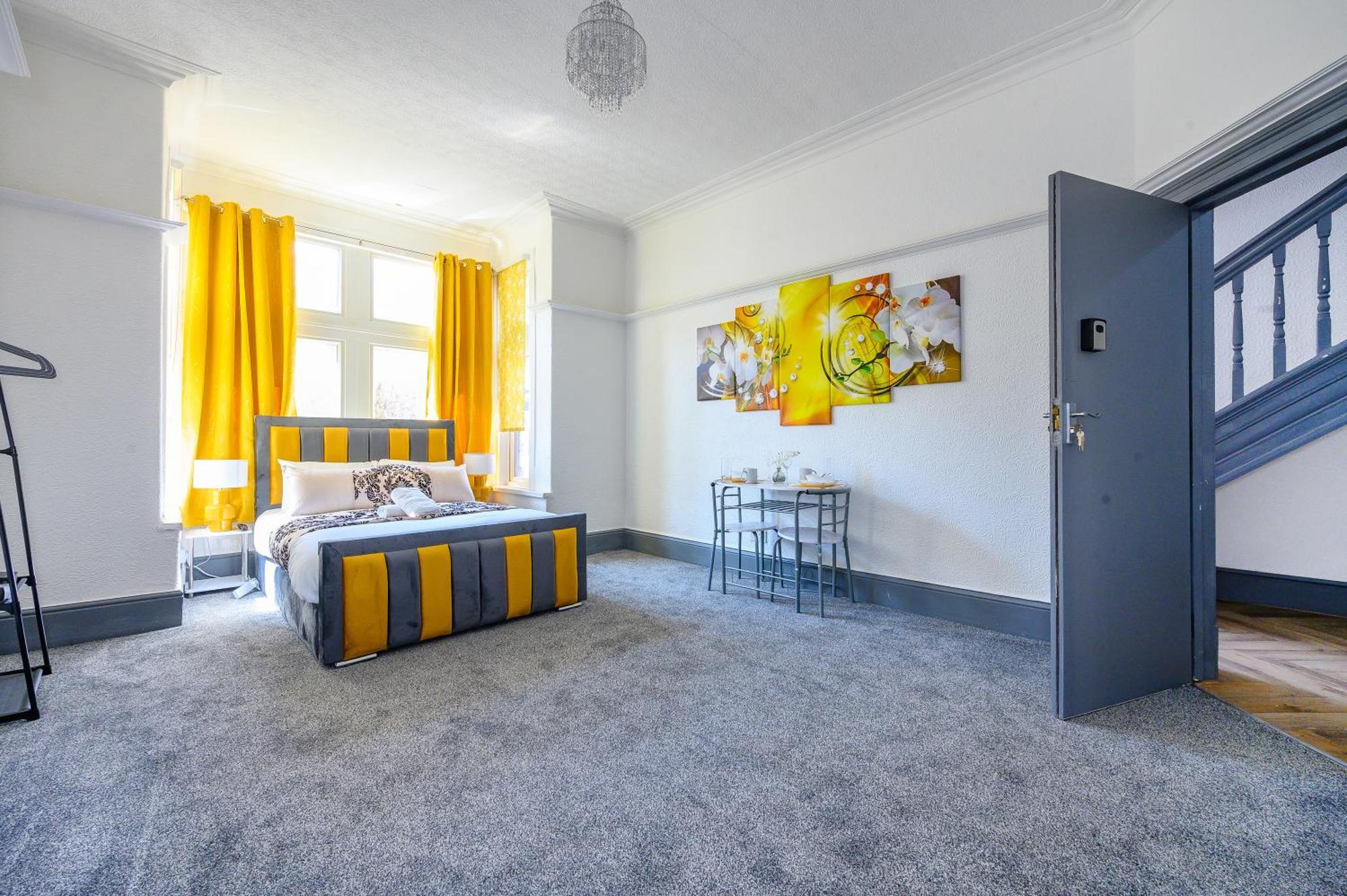 -Rf7H- For Your Relaxed & Cosy Free Parking Leeds  Kültér fotó